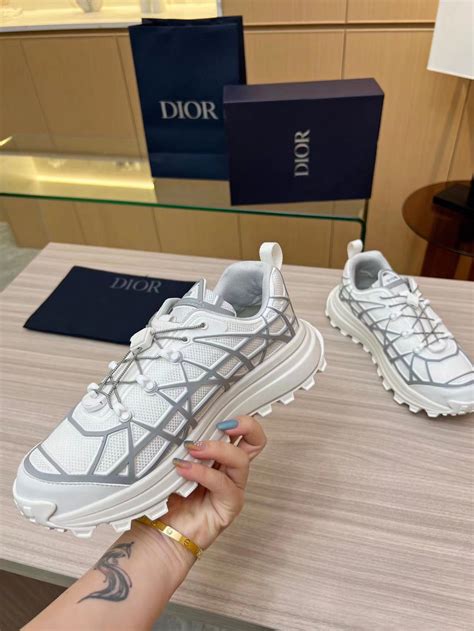 b31 dior|dior runner white grey.